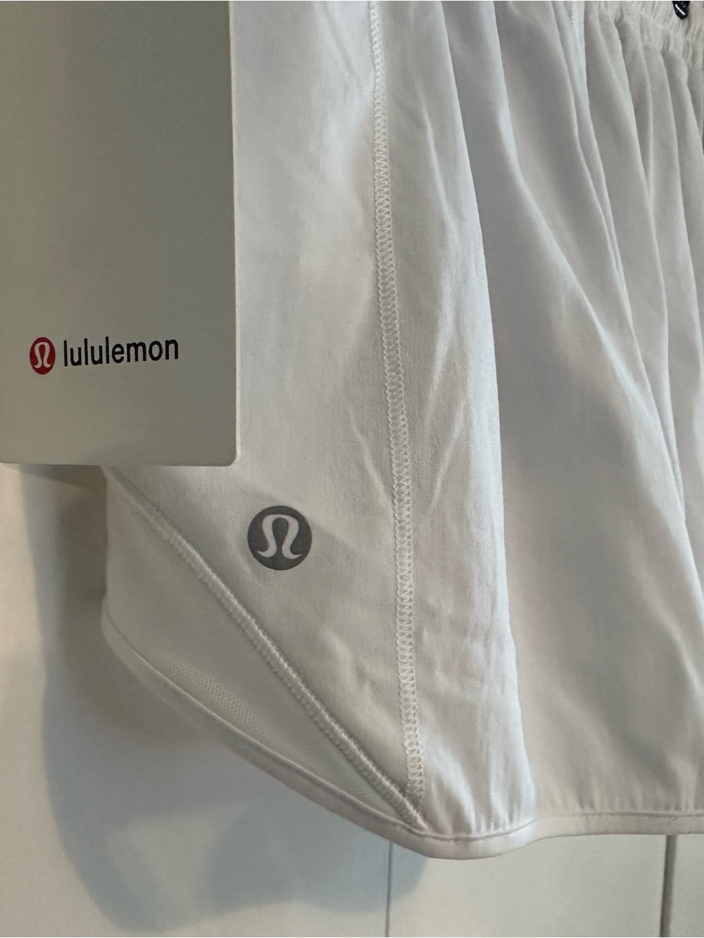 lululemon Hotty Hot Low-Rise Short  4" *Lined